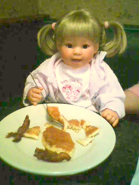 tabyeatingpancakes.jpg
